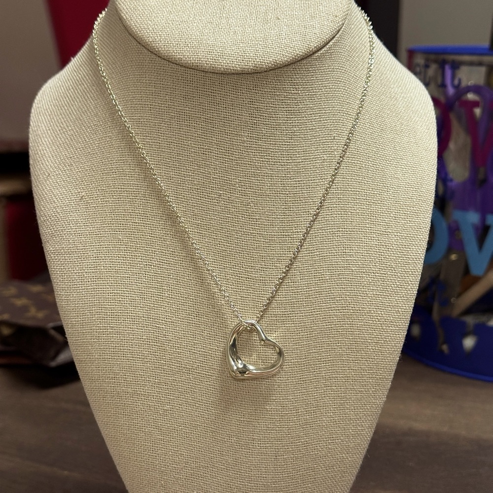 Tiffany Elsa Peretti heart necklace